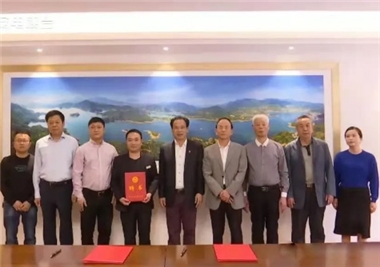閩旋科技‖捐贈(zèng)100萬(wàn)元，助力教育發(fā)展，踐行社會(huì)責(zé)任使命
